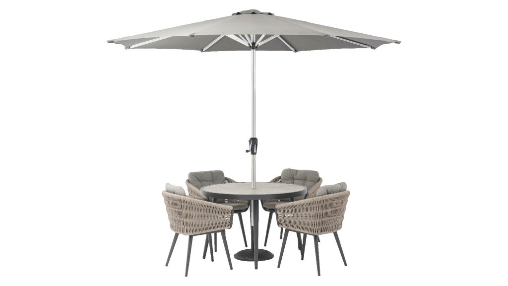 bramblecrest mauritius 110cm round dining table with 4 chairs parasol & base X23AMA110RT studio 1