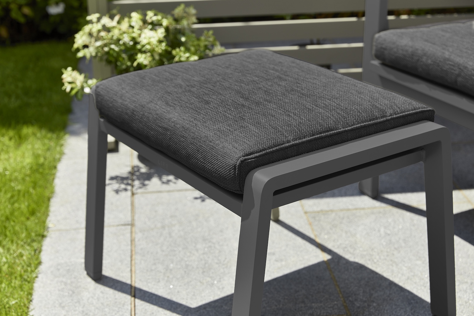 Life Outdoor Living Montana Duo Relaxer Set with Footstool & Gili Side Table - Lava & Soltex Graphite - Image 3